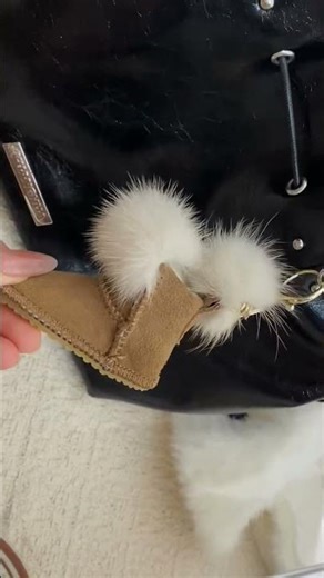 It's fluffy and very cute.Follow me if you like what you see here! #Keychains#Small Decorations