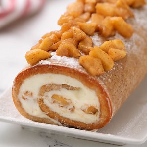 Easy Cinnamon Apple Cake Roll made with fresh apples, cinnamon and cream cheese icing. A flavorful cake with a creamy filling! https://www.thebittersideofsweet.com/cinnamon-apple-cake-roll/ | The Bitter Side of Sweet