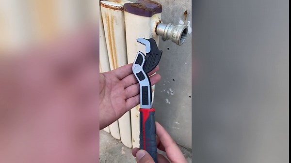 ROWPOZ Industrial Grade Multifunctional Self-locking Pipe Wrench Tool, Heavy Duty Pipe Wrench Adjustable 6" 8" 10" 12" Soft Grip Plumbing Wrench Universal Adjustable Pipe Wrench Plumbing Tools