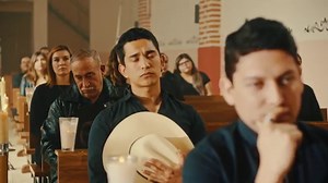 Christian Nodal y Reik estrenan 'Poco'; redes reaccionan con memes
