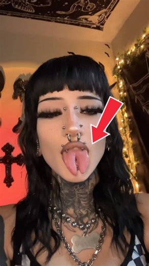 “This is not a trend, it’s my choice.”😎😜||#viralvideo #tunguesplitting