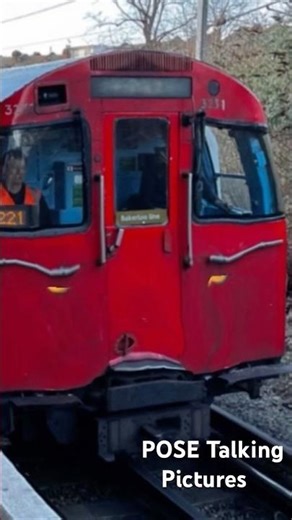Bakerloo line 1972TS talking ￼because he is very old