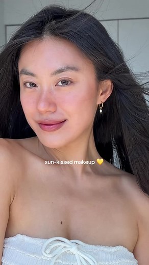 Sun-Kissed Makeup: Glowy Summer Bronzer Look