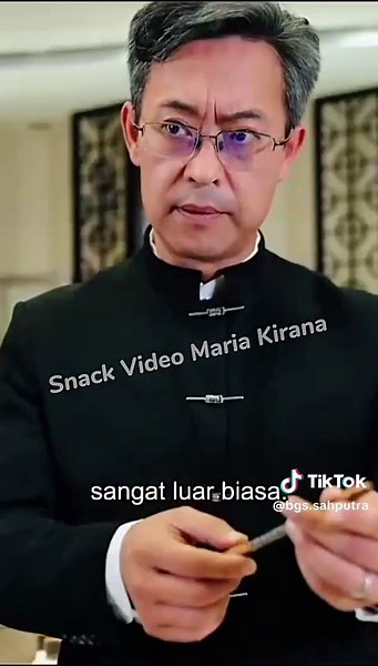 Penjualan Pena Berharga di Balai Wenjai