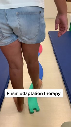 Τα πρίσματα είναι ειδικά γυαλιά που βοηθούν στην οπτική προσαρμογή του ατόμου όταν υπάρχει κάποια ασύμμετρη κινητική απόκλιση #φυσικοθεραπεία #παιδιατρικήφυσικοθεραπεία #pediatricphysicaltherapy #physicaltherapy #prismadaptationtherapy #physio #fyp #asymmetry #cerebralpalsy