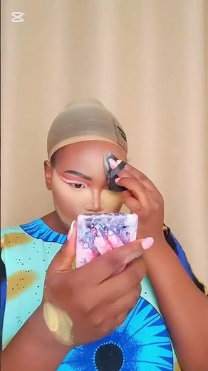 The spoon 🥄 hacks eyeshadow #makeup #makeupartist #eyemakeup