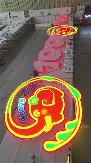 Cool LED light, cut through the darkness