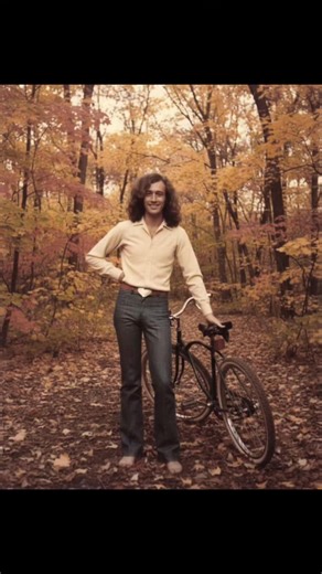 🍂✨ “Autumn is over… and I’m left with the rain.” Robin Gibb’s haunting ballad “August October” captures the beauty of fading seasons and the ache of lost love. 💔🎶 With his soulful voice, Robin paints a dreamlike portrait of memory, melancholy, and autumn’s quiet sorrow. 🍁🌧️ A timeless classic that still touches the heart… 💫 #RobinGibb #BeeGees #AugustOctober #ClassicBallad #TimelessMusic #Melancholy #AutumnVibes #MusicThatHeals #legendsneverdie #songthatheal #timelessclassic | Robin Gibb