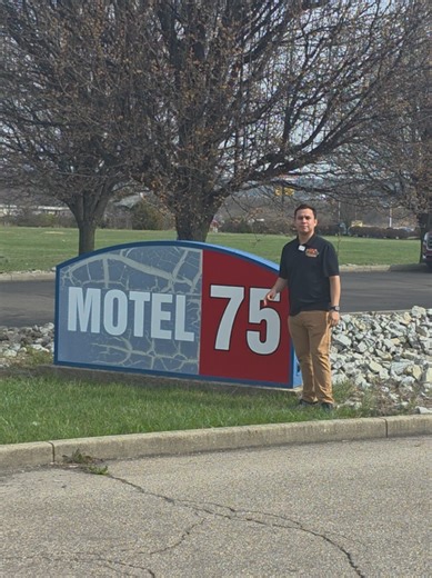 #Taquería Camarena, muy conocida por la comunidad donde puedes disfrutar de auténtica comida mexicana preparada al momento con recetas tradicionales y sabores caseros. Dirección: 150 New Garver Rd Monroe, OH 45050 En Taquería Camarena podrás encontrar una gran variedad de #platillos como #tacos, burritos, quesadillas, tortas, sopes y otros antojitos mexicanos, preparados con ingredientes frescos y el verdadero sabor de #México. #Acompáñanos en esta transmisión en vivo para conocer el lugar, ver 