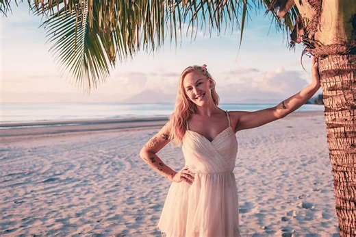 Helen from Stranded on Honeymoon Island has been on TV looking for love before