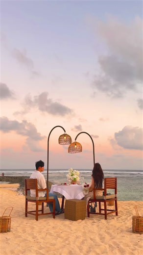 バリ島で贅沢なビーチディナー体験