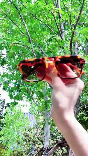 Tortoise Shell Sunglasses: Retro Fashion & Styling Hacks