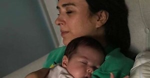 Tatá Werneck declara que chorou por duas semanas após parto: 'Não somos 'porta-bebês''