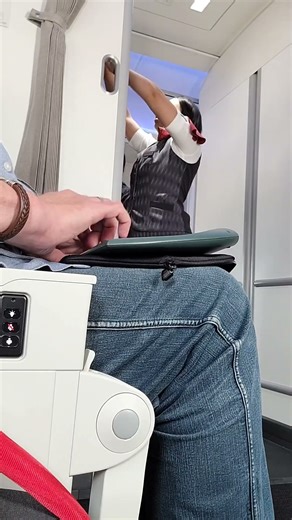 AlphaSmart on board. Turkish Airlines.