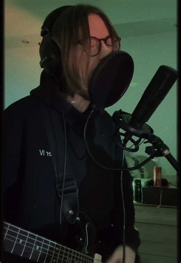 Aara - Unstern 🥀🖤 (Cover) Switzerland’s AARA was founded in 2018 by vocalist Fluss and multi-instrumentalist Berg to create art highly influenced by atmospheric Black Metal. Sporting an epic, classical feel, their sweeping compositions aim to take the listener through the darkest alleys of human existence. #blackmetal #atmosphericblackmetal #aara #abm #multiinstrumentalist