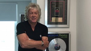 Hey Nashville! John Lodge, legendary bass player, songwriter and vocalist of The Moody Blues, and recent inductee into the Rock and Roll Hall of Fame, is bringing his ’10,000 Light Years’ tour to the USA. This is a unique opportunity to see John perform his hits from the Moody Blues, together with some of his solo work, and a few special treats that are sure to delight both fans and music lovers alike. Catch John and his band at the City Winery Nashville on October 12th City Winery Nashville Moo