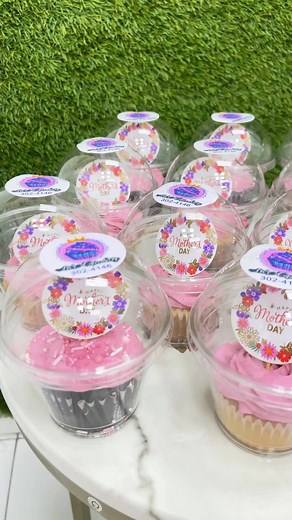 Sweet treats waiting for you — we’re open til 6pm! Come thru! 🧁🎊 Did you get your free cupcake yet? ☺️🧁 | Candy Girls