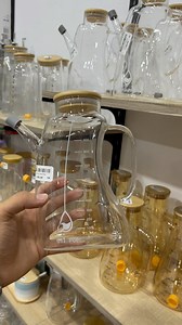 21K views · 3.4K reactions | Nouvel arrivage ❤️ Bouteille à l’huile en verre disponible 3 dimensions ✨ Prix: 1650/1550/1400 DA ☎️tel: 0557103507 / 0770265120☎️ Adresse :Draria boujamaa tamime à côté de la mosquée  el ansar  La livraison disponible 58 wilaya marhba bikoum ❤️ | At Home Déco Draria | Facebook