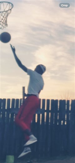 TOUGH BUCKET FINISH!!😮‍💨#basketballshorts #bucket #tuff #hooping #hoops #layup #highlights