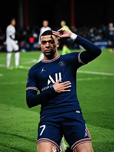 Mastering Kylian Mbappé's Signature Cut Inside Technique