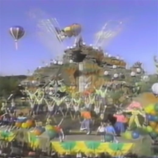 Splash Mountain at Magic Kingdom originally opened on October 2, 1992 After operating for over 30 years, it permanently closed on January 23, 2023, to be reimagined as Tiana’s Bayou Adventure #magickingdom #splashmountain #disneyhistory