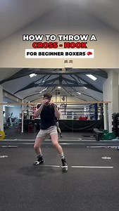 HOW TO THROW A CROSS - HOOK COMBO FOR BEGINNER BOXERS! 🥊🔥 Credit - @biggermindboxing Follow @arenaofhighlights For More #boxing #boxer #boxingtraining #boxingworkout #boxinglife #boxingworld #boxingdrills #boxingreels #boxing🥊 | arenaofhighlights