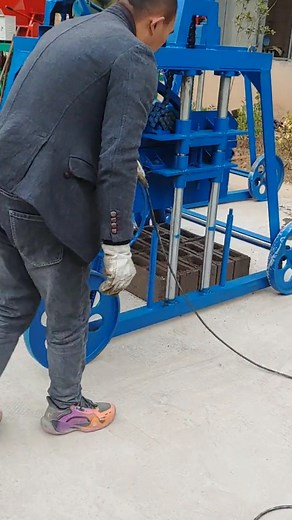 Wheeled portable brick making machine | Zhengzhou Ter Machinery manufacturing co., ltd.
