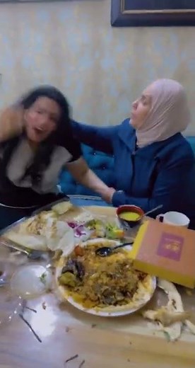 وزيت ام تماره على تماره لان ماتخلي الهاشتاك مال امها 😂😂😂شوفو شيوت بيها #المنتج_حسين_الخياط