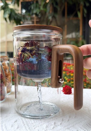 Our blue tea vibe 💙🦋🍃 #teatime #teapot #herbalist #blueteam💙