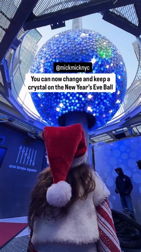 You can now change and keep a crystal on the New Year’s Eve Ball 🥳🪩✨ @onetimessquarenyc 💖 This special Christmas Crystal Exchange is available only on Christmas Day, December 25, at One Times Square. Guests can choose from three different crystal designs: Infinite Beginnings, Infinite Light, and Infinite Joy, and take their crystal home as part of this new tradition. The experience also includes access to the 360-degree wraparound viewing deck overlooking Times Square. Full details are availa