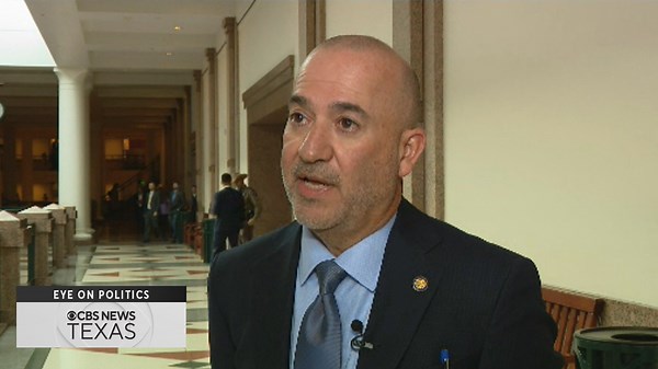 Jack Fink talks with Rep. Carl Tepper ahead of Texas' 89th legislative session