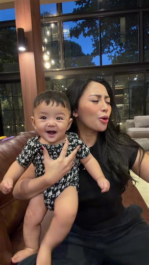 Rachel Vennya dan Momen Kacamata Menarik
