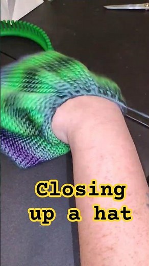 closing up a beanie off the loom #loomknitting