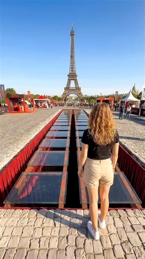 The Most Iconic Survival Challenge in Paris: Squid Game Fair! #paris #eiffeltower