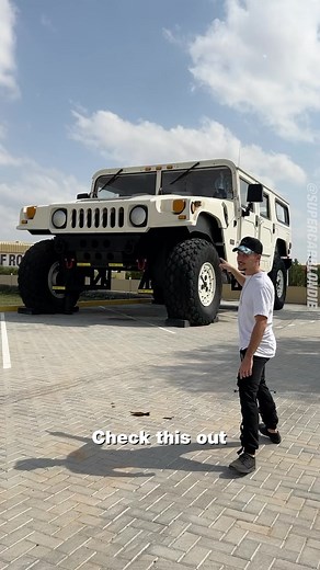 12M views · 16K reactions | This insane 21 foot tall Giant Hummer is bigger than my apartment 藍 #hummer #coolcars #crazycarmods | Supercar Blondie | Facebook