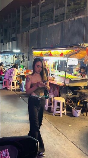 Exploring Pattaya's Most Famous Street! 🇹🇭 | Thailand Travel Vlog 🌴