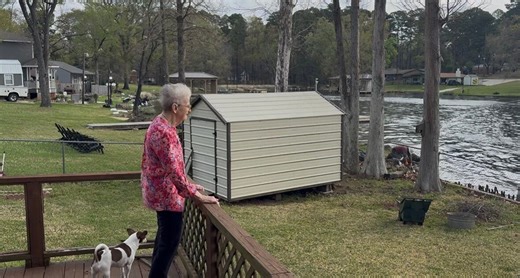 Lone Star Lake resident describes oil spill cleanup crews working near her home