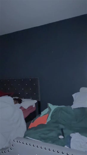 Real mom morning routine—getting my kids dressed, managing the chaos, and staying present through it all. Motherhood mornings aren’t perfect, but they’re intentional. From school prep to self-discipline, this is what showing up daily as a present mom really looks 👶👶👧🏽👦🏽👧🏽🧒#MomMorningRoutine #PresentMom #RealMomLife #MotherhoodDaily #MomLifeUnfiltered