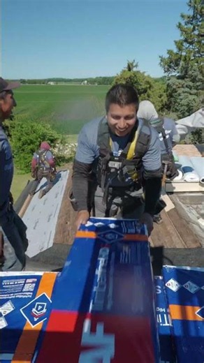 How Pros Unload & Install Roofing Materials #construction #roofing #shorts