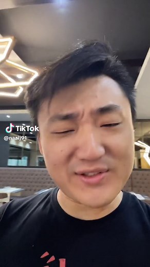 Unboxing e…. #unboxing #pokemon #funkopop #marvel #ironman #charizard #bidoof #piccione #spacchettamento #cartepokemon #pokemoncommunity