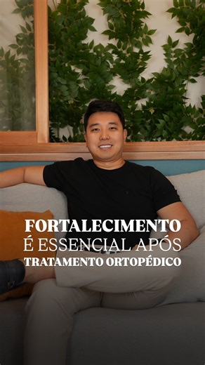 Dr. Alexandre Kim | Ortopedista | Aracaju CRM 9051 | RQE 5931 on Instagram: "O maior erro na ortopedia não é o tratamento é parar nele. Procedimentos isolados até aliviam a dor, mas sem fortalecimento muscular o problema tende a voltar. Músculo forte sustenta, protege e corrige a causa real da lesão, não apenas os sintomas. Resultado duradouro não vem de atalhos, vem de tratar o que realmente importa. 💪🦴 #ortopedia #saudearticular #fortalecimentomuscular #tratamentointeligente #prevencaodeleso