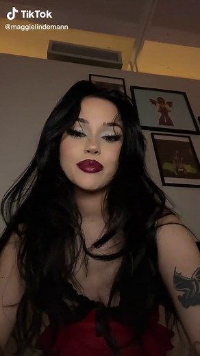 🧛🏻‍♀️🖤🫶🏻