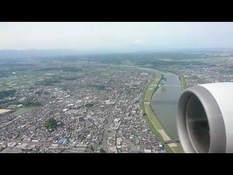 ANA B767-300ER 宮崎空港着陸(陸側)