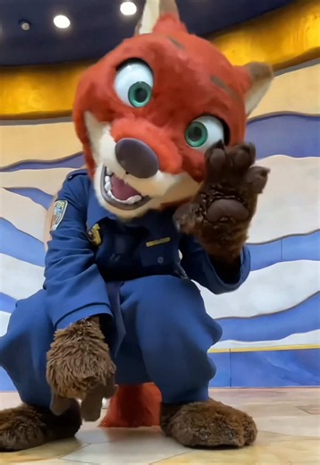 🦊She kissed me #NickWilde #Disneyland #Judyhopps #Furry #love | Judy And Nick