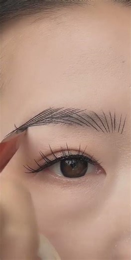 Perfect Eyeliner & Eyebrow Tutorial for Beginners | Easy Natural Eye Makeup