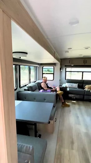 Well, we finally got everything all set up! Took a bit to figure out the auto-leveling system, but once we did, we were up and running in just a few minutes. Welcome to our new home!! #rvlife #travel #roadtrip | Too Happy Campers