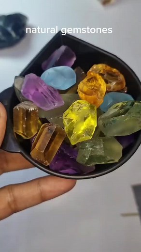natural gemstones #gemstonejewelry #colorstone #gemstones #minerals #gemologist #Gemmologie #gemologicalinstituteofamerica #trending #viralvideo #tiktok #lapidaryart #beautiful #rocks #gemologist @FRÈ🙏