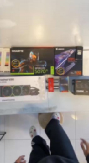 Huge thanks to our amazing client for trusting Smile PC with this awesome custom build! 🙌 We also prepared a short video montage to showcase the entire PC build process — from assembling the parts to powering on this beast. 💻✨ Build Specs: AMD Ryzen 7 7800X3D AM5 B650M Aorus Elite AX Motherboard XPG Lancer Blade RGB DDR5-6000 32GB (2×16GB) Gigabyte Gen4 4000E 1TB NVMe SSD Gigabyte UD850GM V2 850W 80 Gold ATX 3.1 PSU (Fully Modular) Coolman Spectra Panoramic Case Keytech Prism Black ARGB (6 pcs