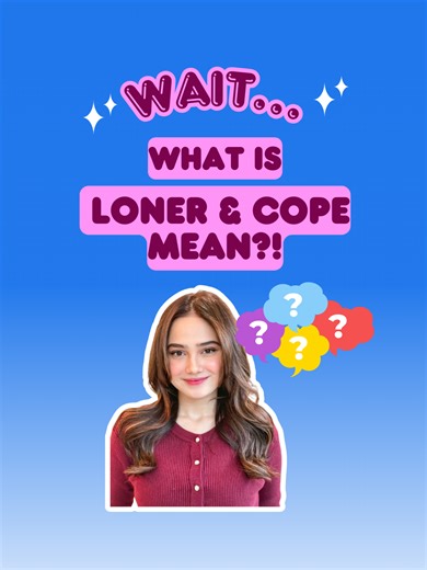 Pernah dengar istilah “cope” dan “loner”? 🤔 💭 Cope → cara seseorang menghadapi atau mengatasi masalah. 🧍‍♀️ Loner → seseorang yang lebih nyaman menyendiri, bukan berarti nggak punya teman ya! Kadang orang suka salah paham… Menyendiri belum tentu anti sosial. Dan punya masalah bukan berarti lemah 😉 Yuk belajar memahami istilah dengan benar supaya nggak salah persepsi 💙 ✨ Setiap orang punya cara masing-masing untuk bertumbuh. 🎤 Yuk latih skill komunikasi dan public speaking bareng ECC! 📲 DM