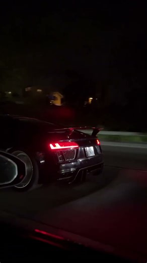 BEAUTIFUL AUDI R8 V10 ENGINE EXHAUST SOUND #audi #audir8 #audir8v10